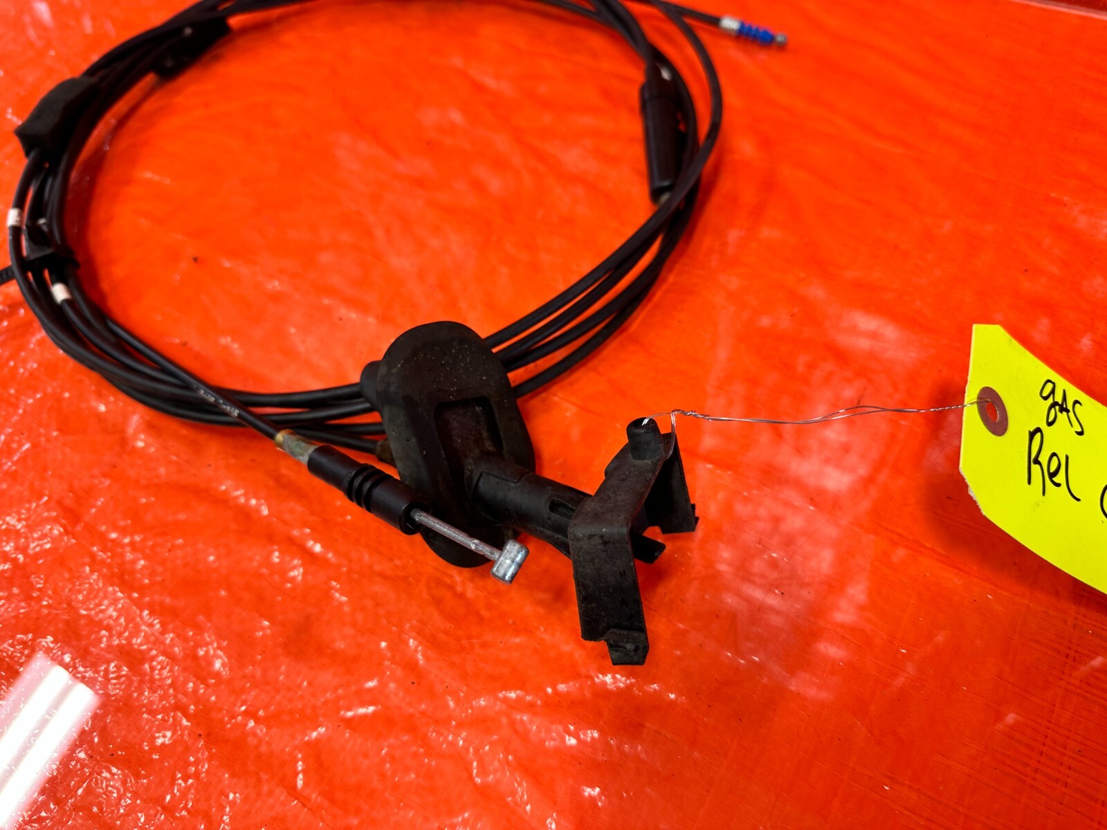 06 11 CIVIC 2D COUPE   FUEL AND TRUNK RELEASE CABLE W/ PULL LEVER   OEM #2642