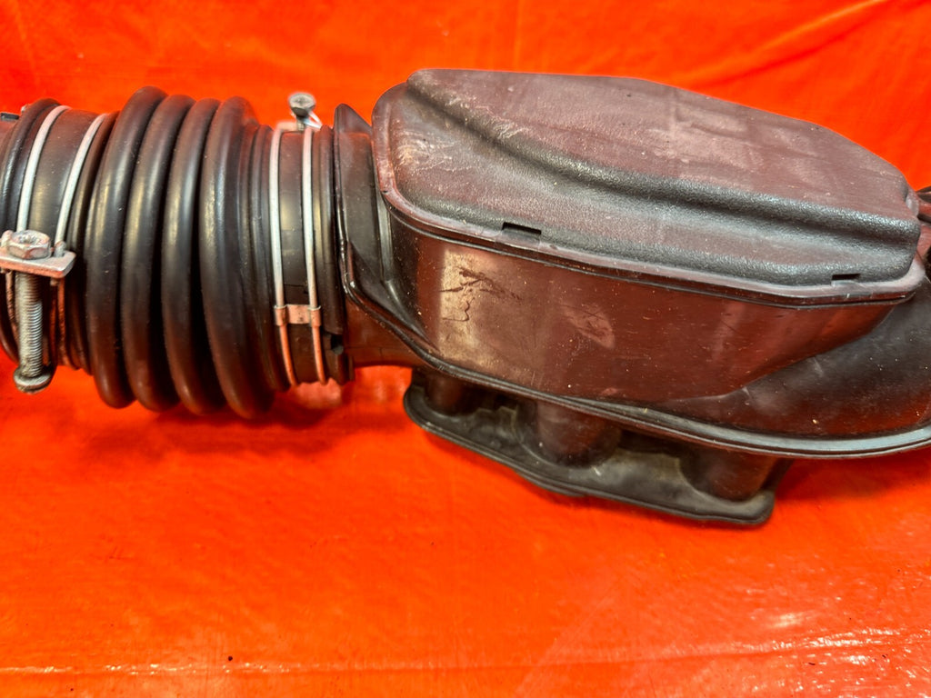 03 07 INFINITI G35 COUPE   VQ35DE AIR INTAKE ARM W/ MAF SENSOR   OEM #2988