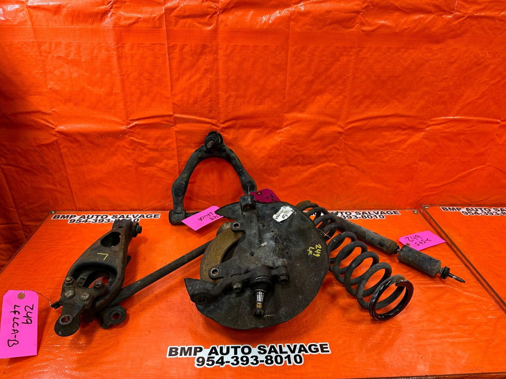 96 00 TOYOTA TACOMA   2.4L   MANUAL ONLY   LEFT FRONT SPINDLE W/ CONTROL ARMS20