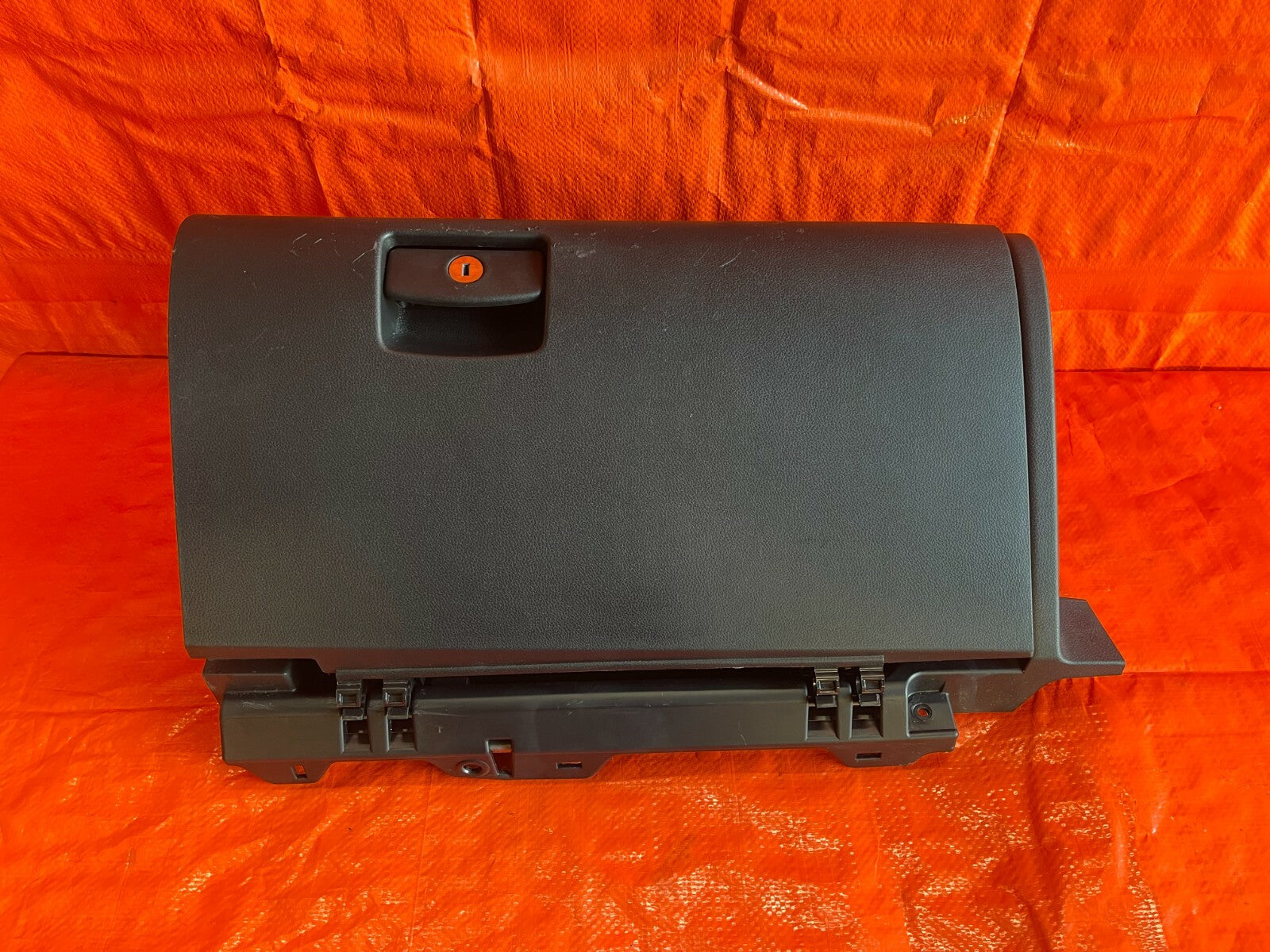 18 21 SUBARU CROSSTREK   GLOVE BOX   BLACK IN COLOR   HAS SOME SCUFFS   OEM #720