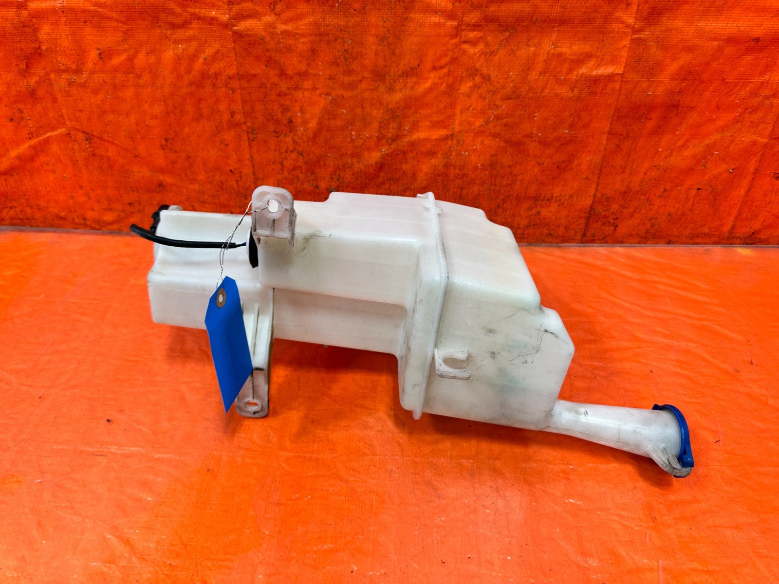 13 16 HYUNDAI GENESIS COUPE WINDSHIELD WIPER FLUID RESERVOIR TANK W/ MOTORS #3255