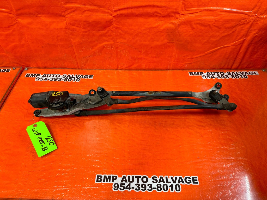 00 05 TOYOTA CELICA GT & GT S   WINDSHIELD WIPER MOTOR W/ LINKAGE   OEM OE #2500