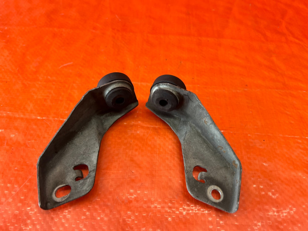 04 08 ACURA TL   CONDENSER MOUNTING BRACKET SET   LEFT & RIGHT   OEM FACTORY 1376