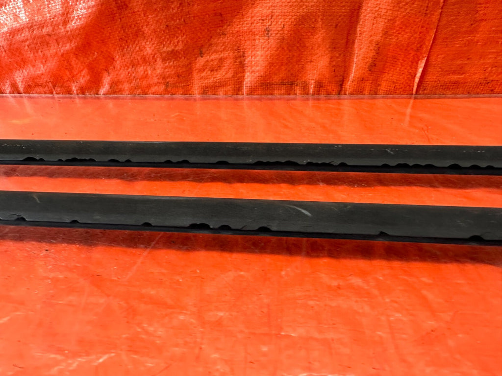 92 93 HONDA CIVIC COUPE HATCH EXTERIOR DOOR WINDOW GLASS TRIM SET LEFT RIGHT 2356