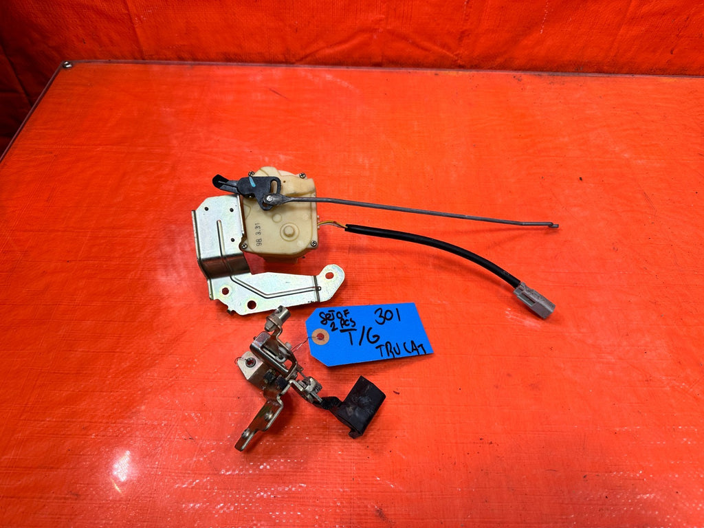 97 01 HONDA CR V CRV   TAIL GATE ACTUATOR TAIL GATE LOCK LOWER   OEM #3010