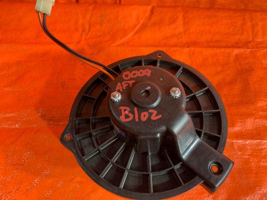 2004 04 HONDA CR V CRV 4WD   HVAC AIR CONDITIONING AC BLOWER MOTOR3
