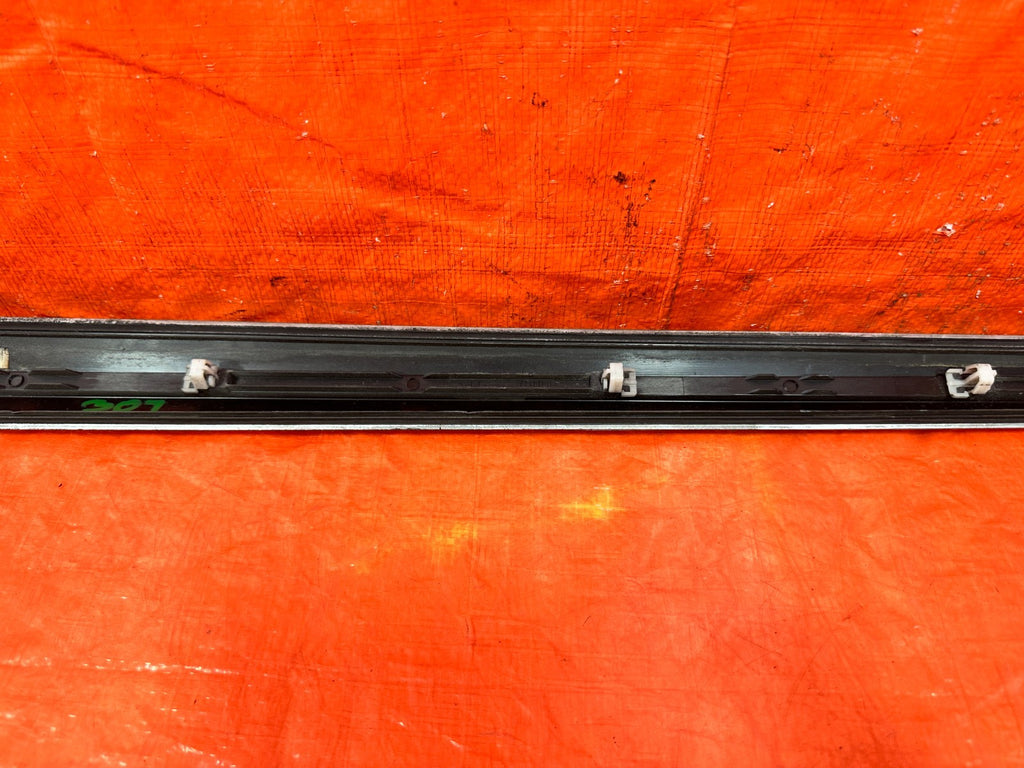 06 11 HONDA CIVIC SI 4D SEDAN   DOOR MOLDING IMPACT STRIP RIGHT FRONT OEM #3076