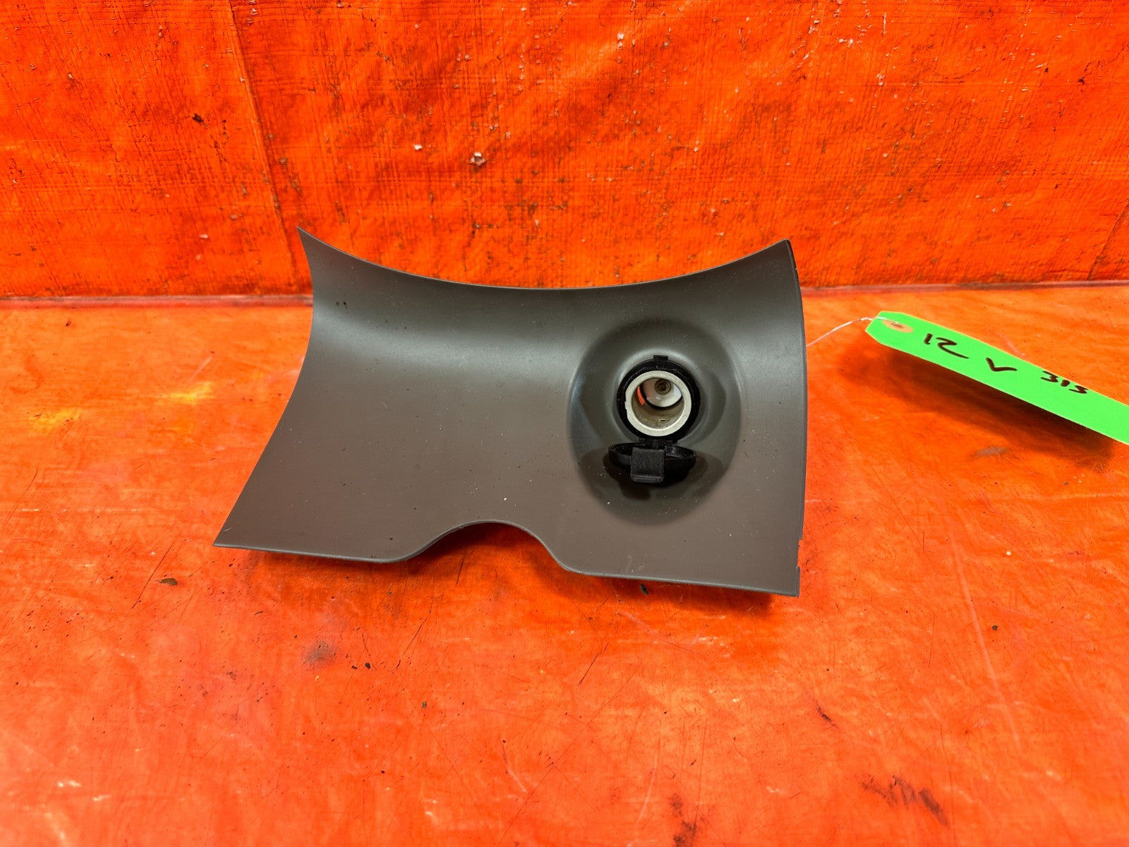 02 06 ACURA RSX   DASHBOARD CENTER CONSOLE 12 VOLT CHARGER SOCKET TRIM TAN #3141