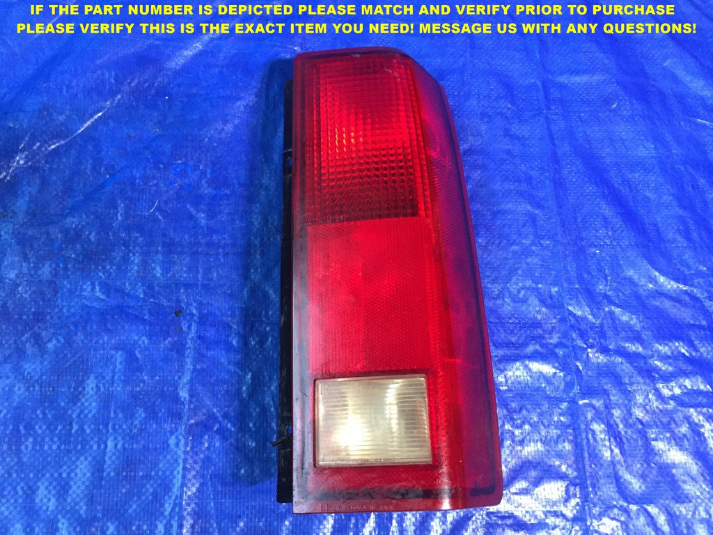 OEM 1985   2005 CHEVROLET CHEVY ASTROVAN PASSENGER RIGHT TAIL LIGHT 2B0