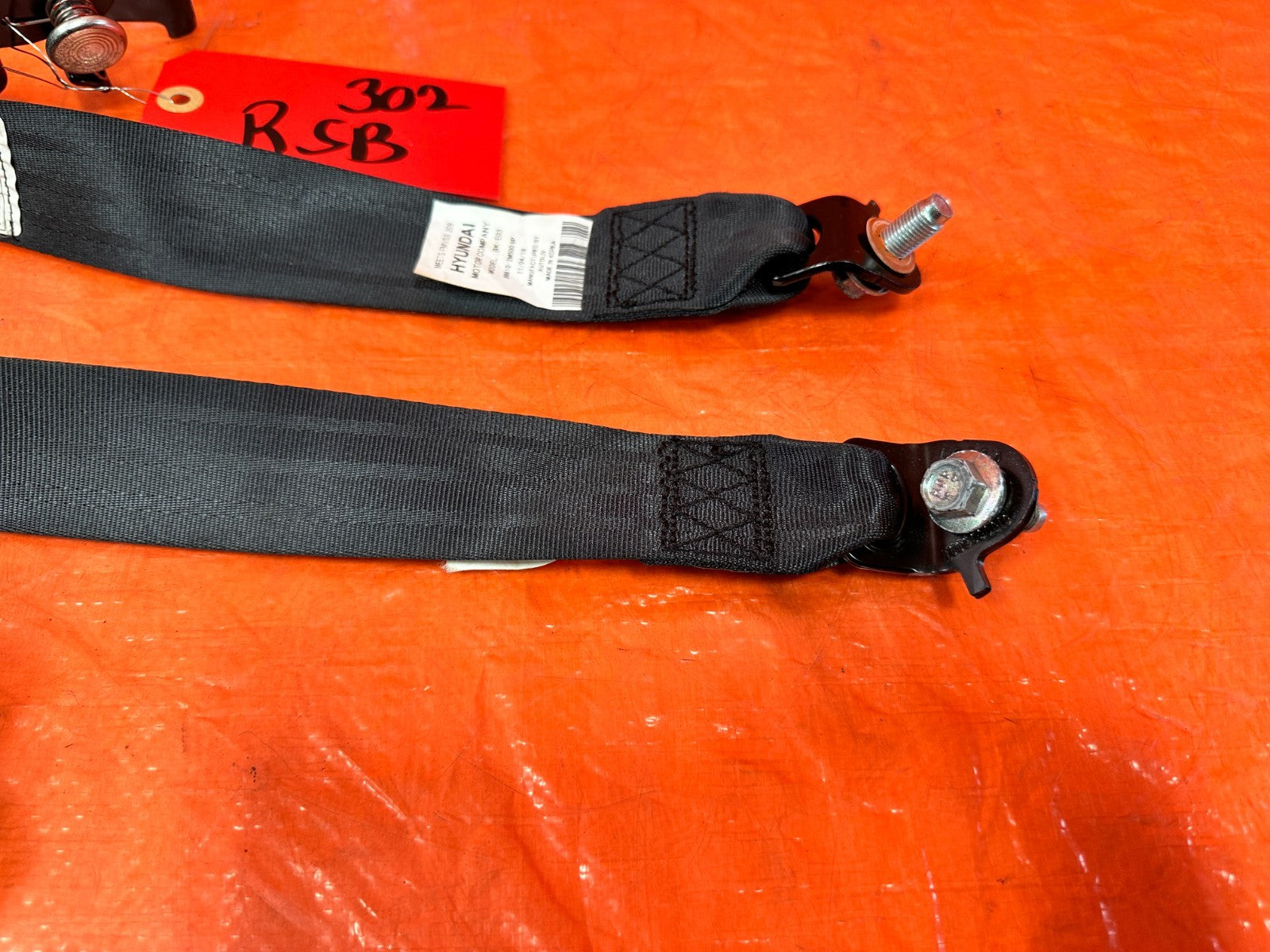 10 16 HYUNDAI GENESIS COUPE   REAR SEAT BELTS  LEFT & RIGHT SEAT BELTS   OEM 3023