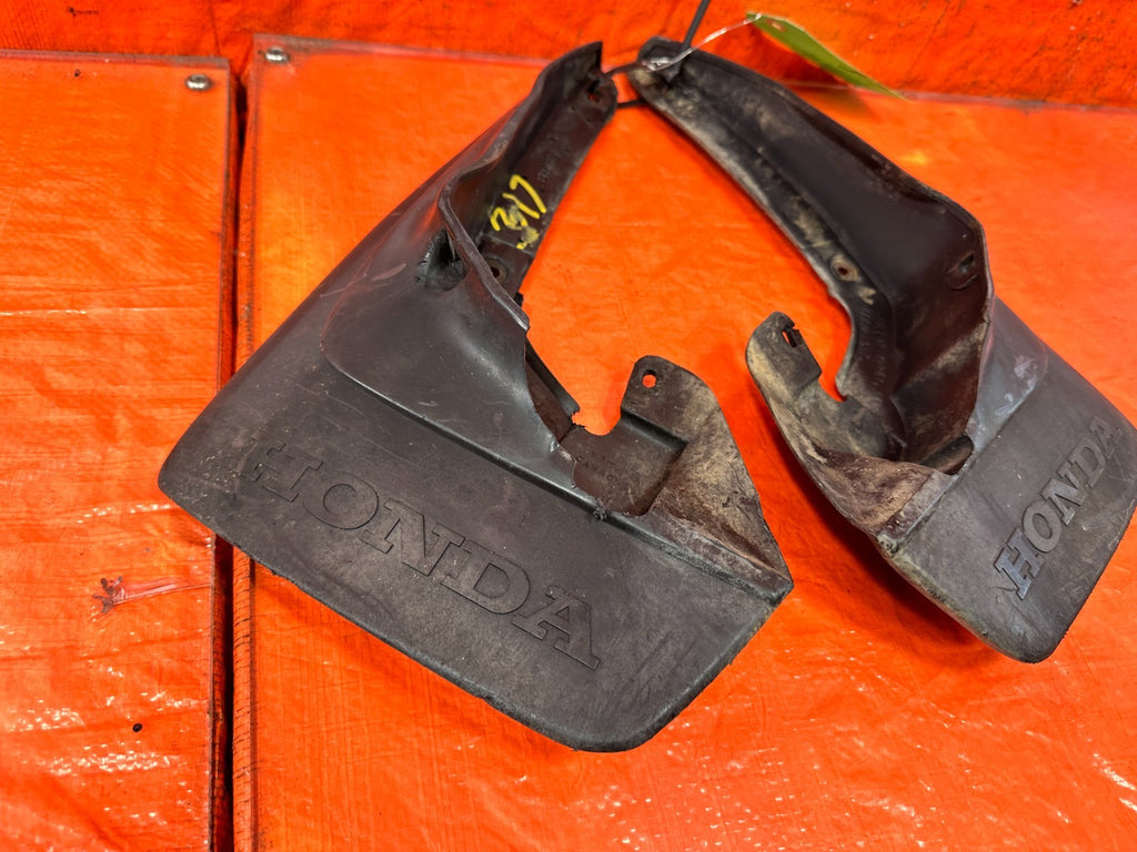 90 91 HONDA CIVIC HATCHBACK   MUD FLAP / SPLASH GUARD SET LEFT & RIGHT FRONT OEM4