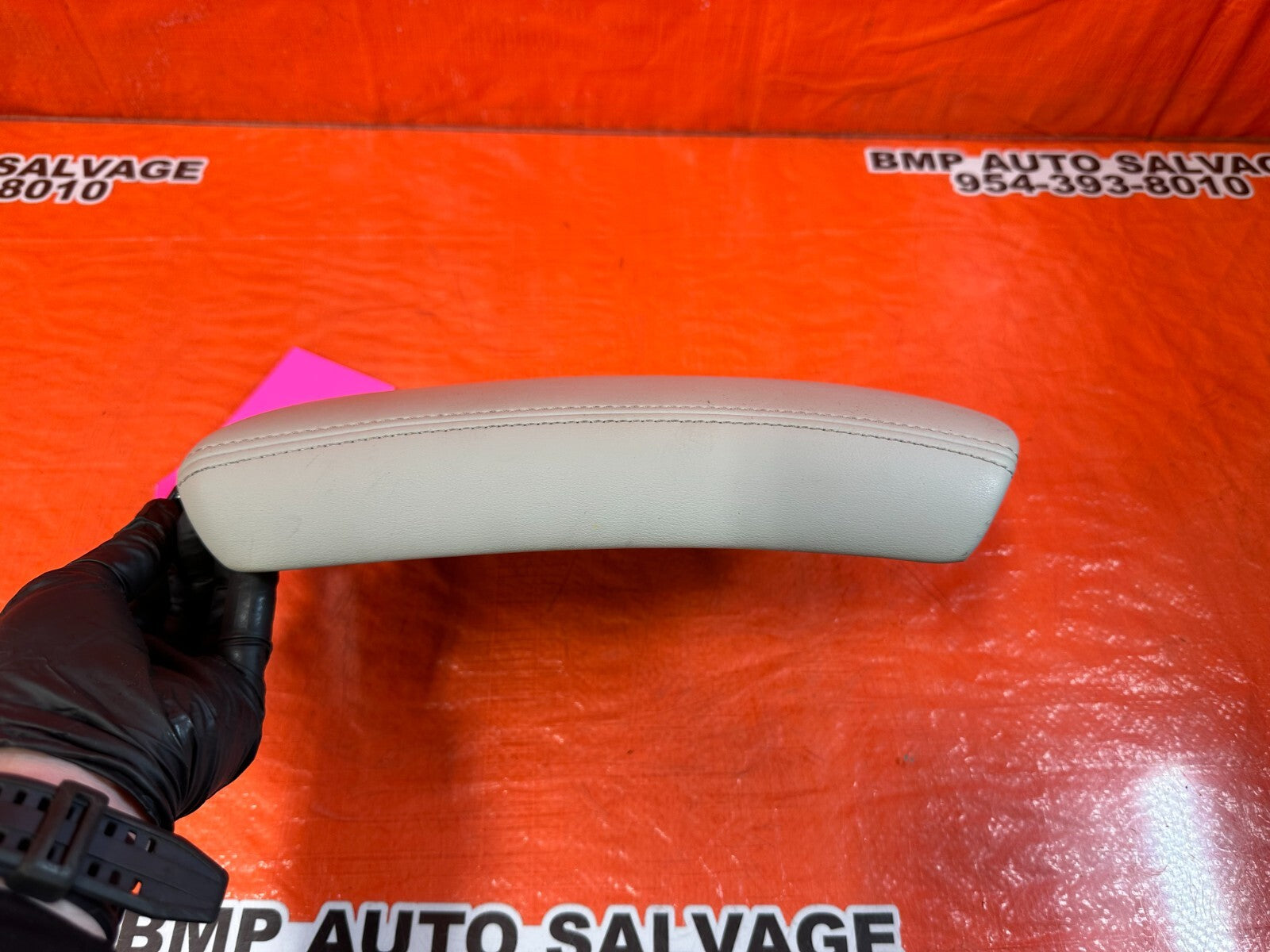 16 20 INFINITI Q50   LEATHER ARM REST CENTER CONSOLE COVER LID   IVORY / GRAY 138