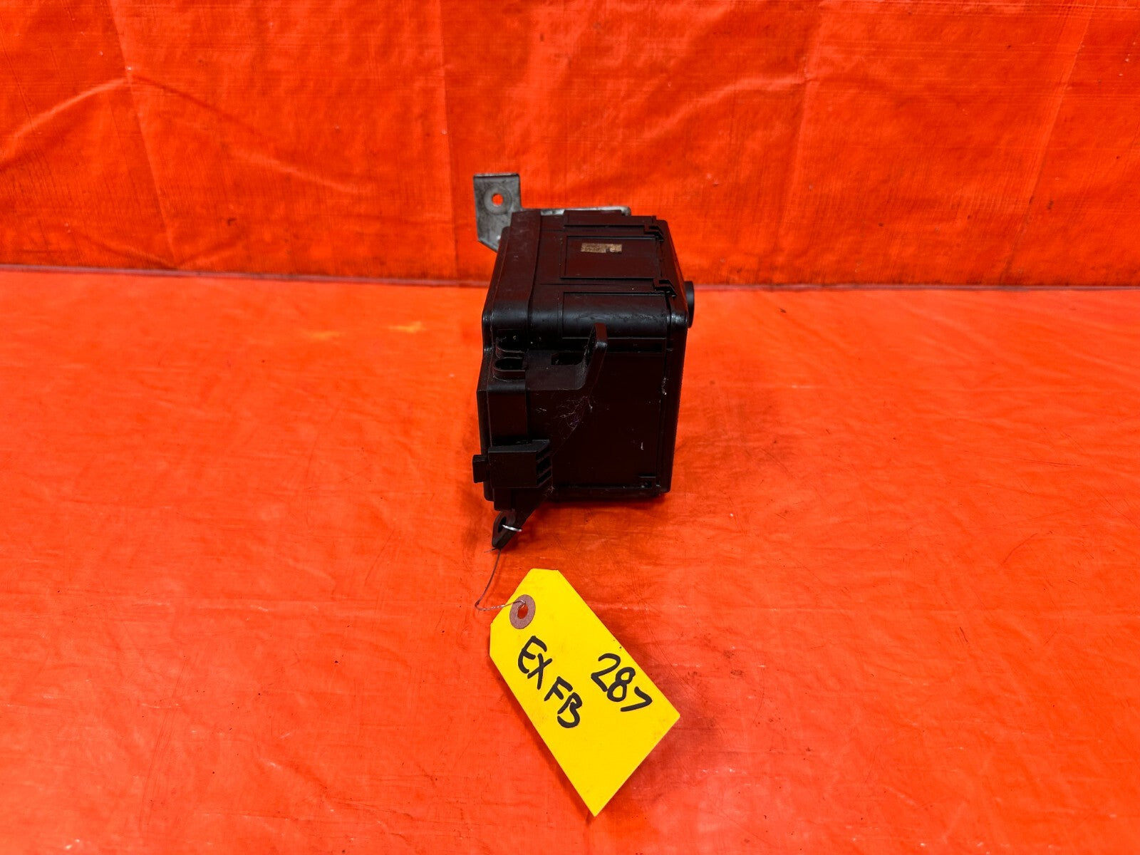 96 00 HONDA CIVIC   EXTERIOR   ENGINE BAY UNDER HOOD   FUSE BOX PANEL   OEM #2871