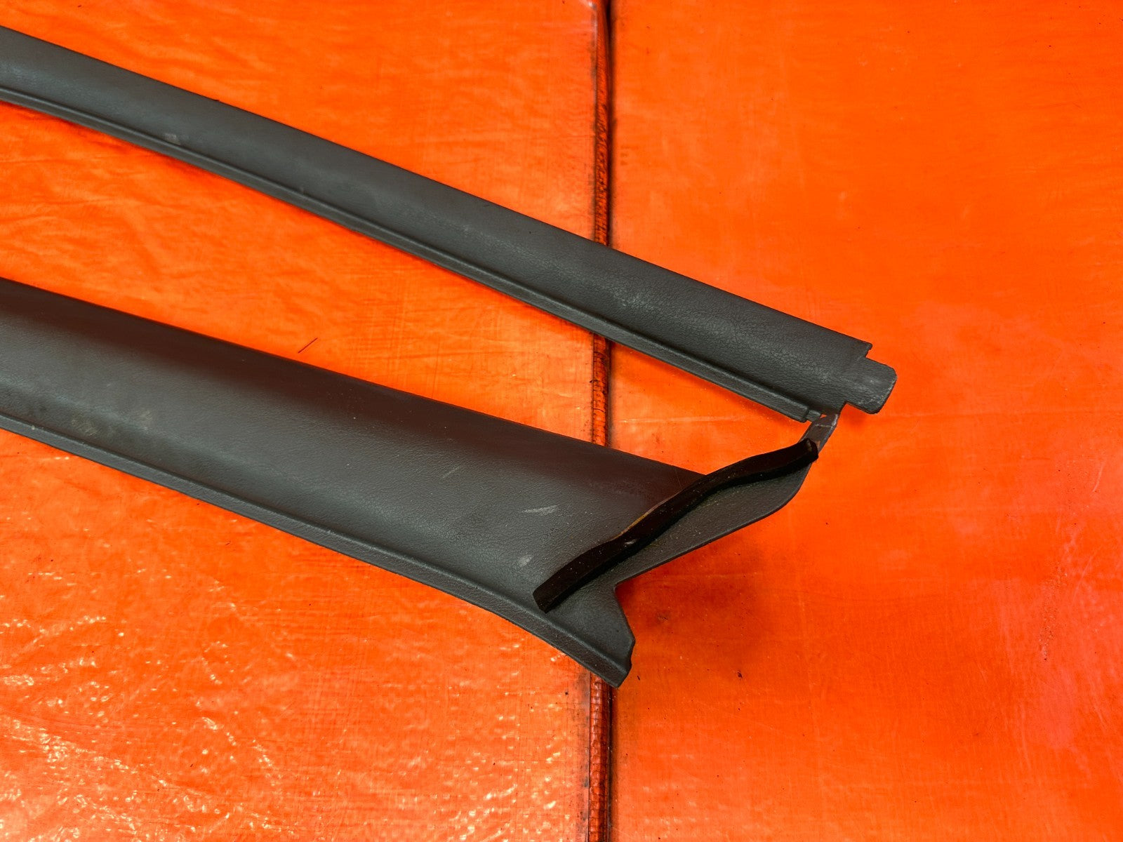 90 91 HONDA CIVIC HATCHBACK   LEFT & RIGHT A PILLARS   OEM 3251