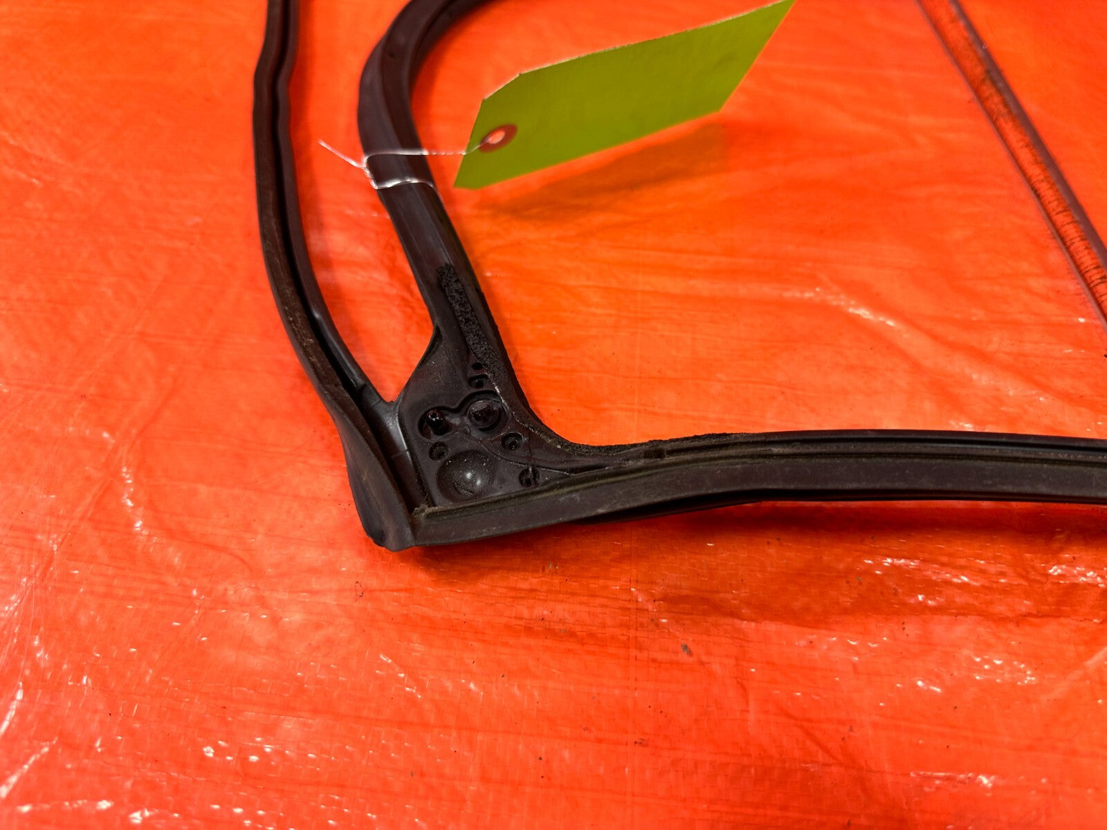 09 14 ACURA TSX   DRIVER LEFT REAR DOOR   WEATHER STRIP TRIM SEAL GASKET OEM 27915
