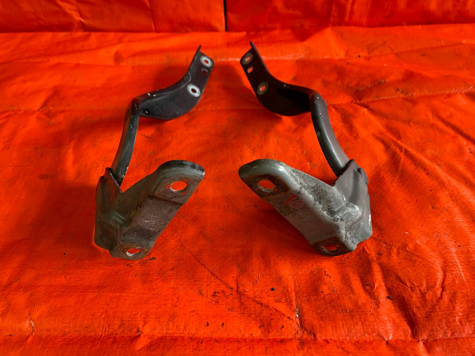 09 12 ACURA RL   HOOD HINGE SET   DRIVER LEFT PASSENGER RIGHT HINGES   OEM OE2