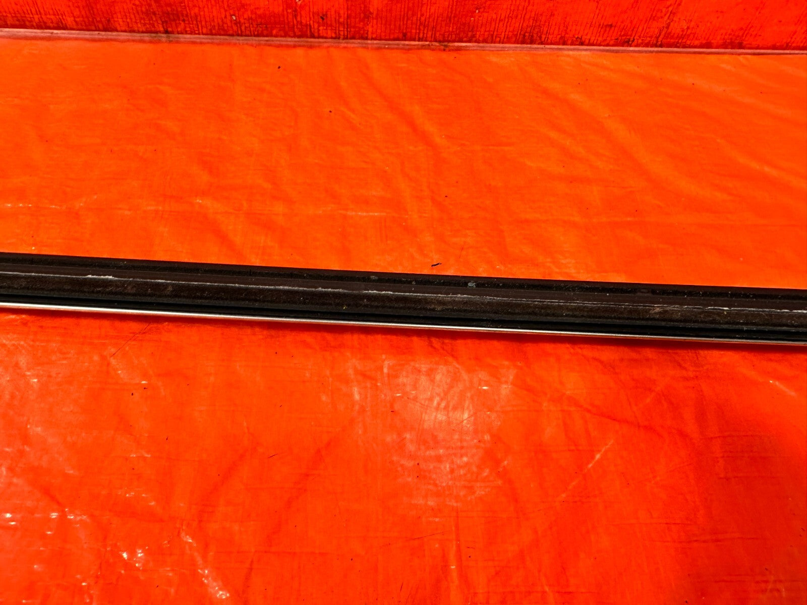 04 08 ACURA TSX   DRIVER LEFT EXTERIOR WINDOW GLASS TRIM   OEM FACTORY #27510