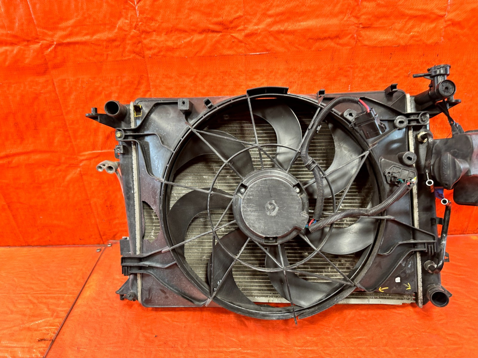 HYUNDAI GENESIS COUPE RADIATOR TANK COOLING FANS & CONDENSER  LITE DAMAGE 31821