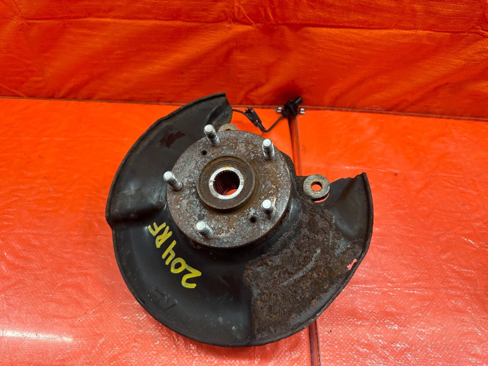 06 11 HONDA CIVIC SI 2D & 4D PASSENGER RIGHT FRONT SPINDLE KNUCKLE HUB OEM #2040