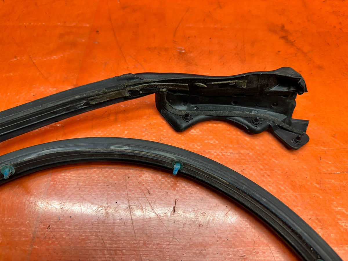 03-08 NISSAN 350Z 2D DRIVER LEFT DOOR BODY WEATHERSTRIP SEAL OEM #34613