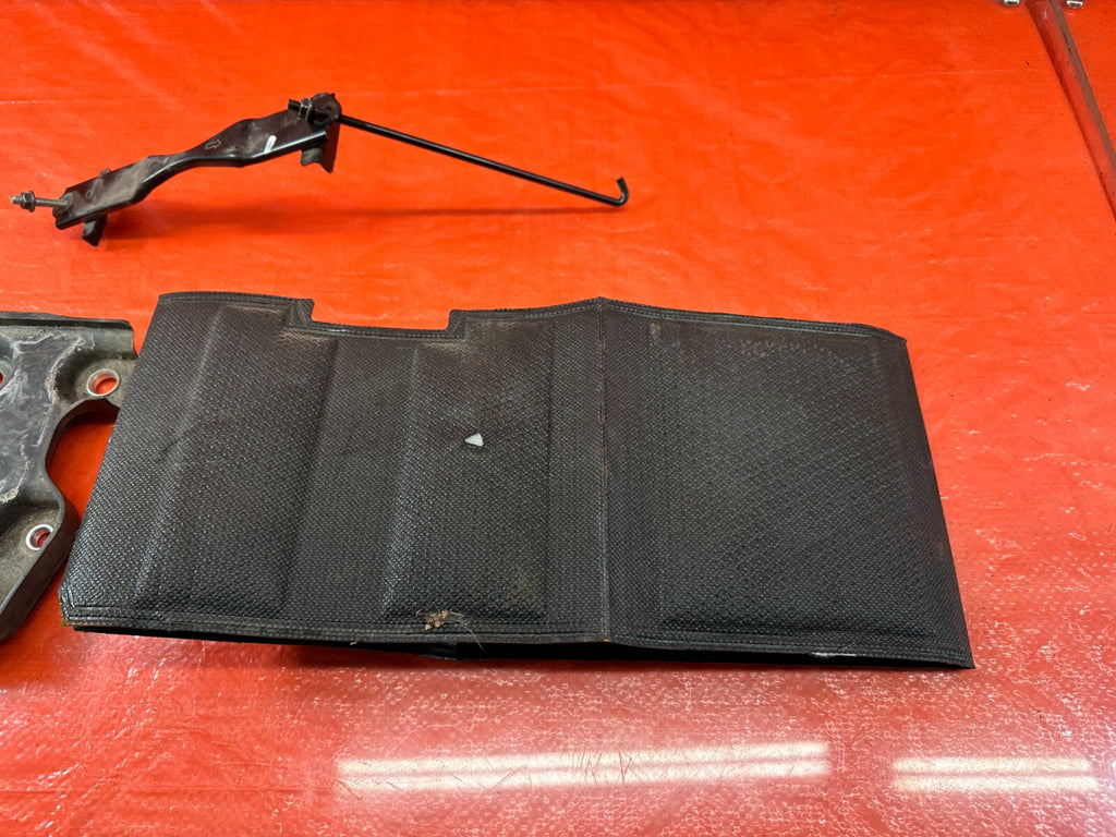 16 20 INFINITI Q50 & Q60 3.0L BATTERY TRAY MOUNTING BRACKET W/ TIE DOWN OEM #2155
