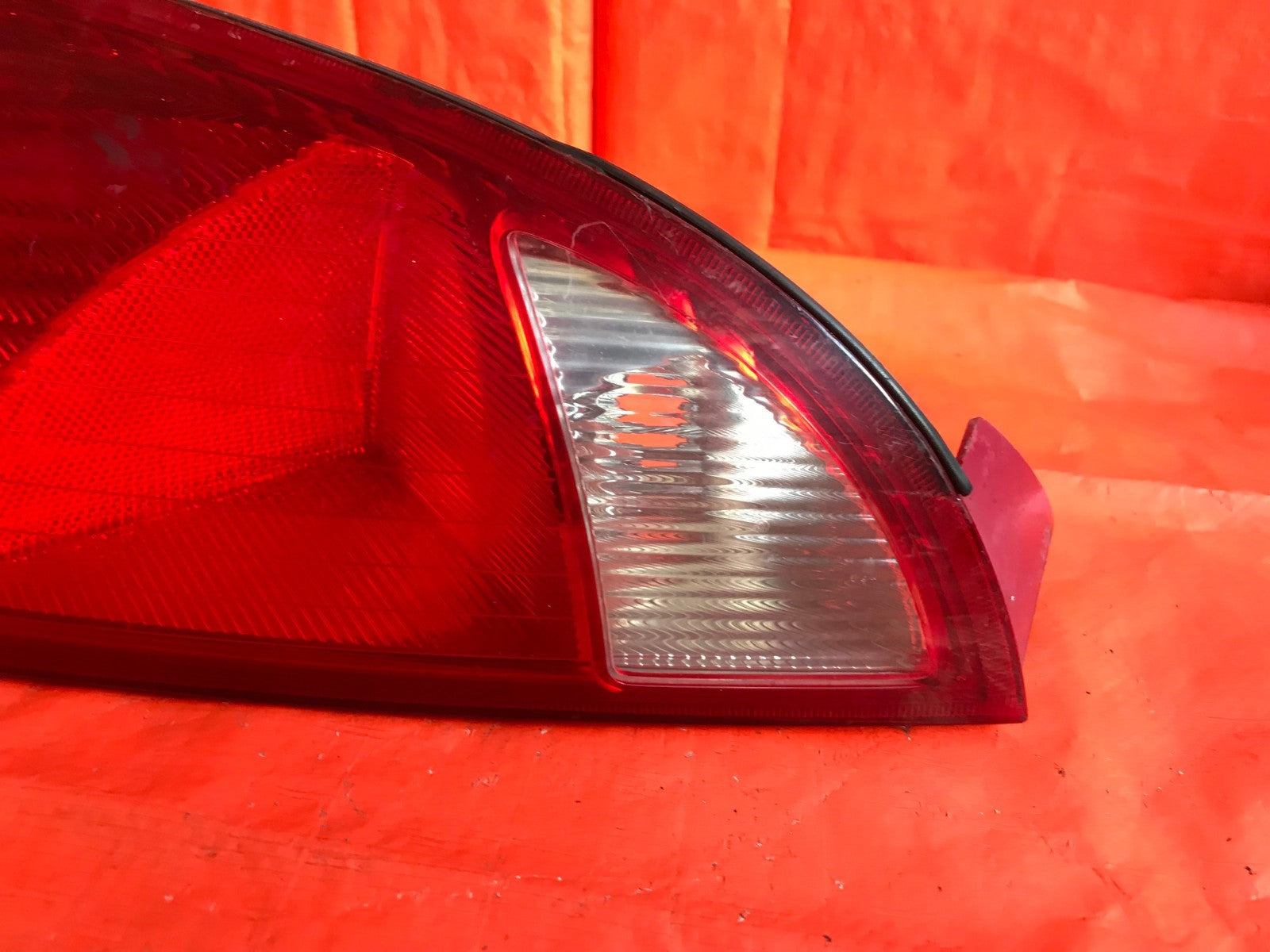 OEM 2003 03 FORD FOCUS HATCHBACK PASSENGER RIGHT TAIL LIGHT LAMP R RH1