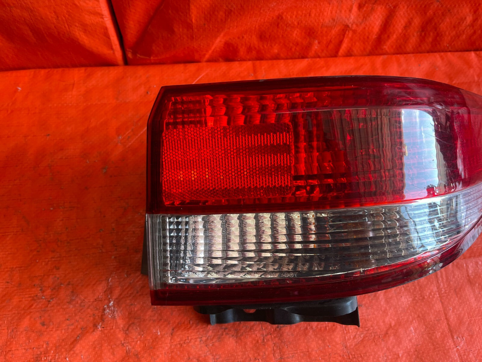 03 05 HONDA ACCORD   4 DOOR   PASSENGER RIGHT   OUTER QUARTER PANEL TAIL LIGHT4