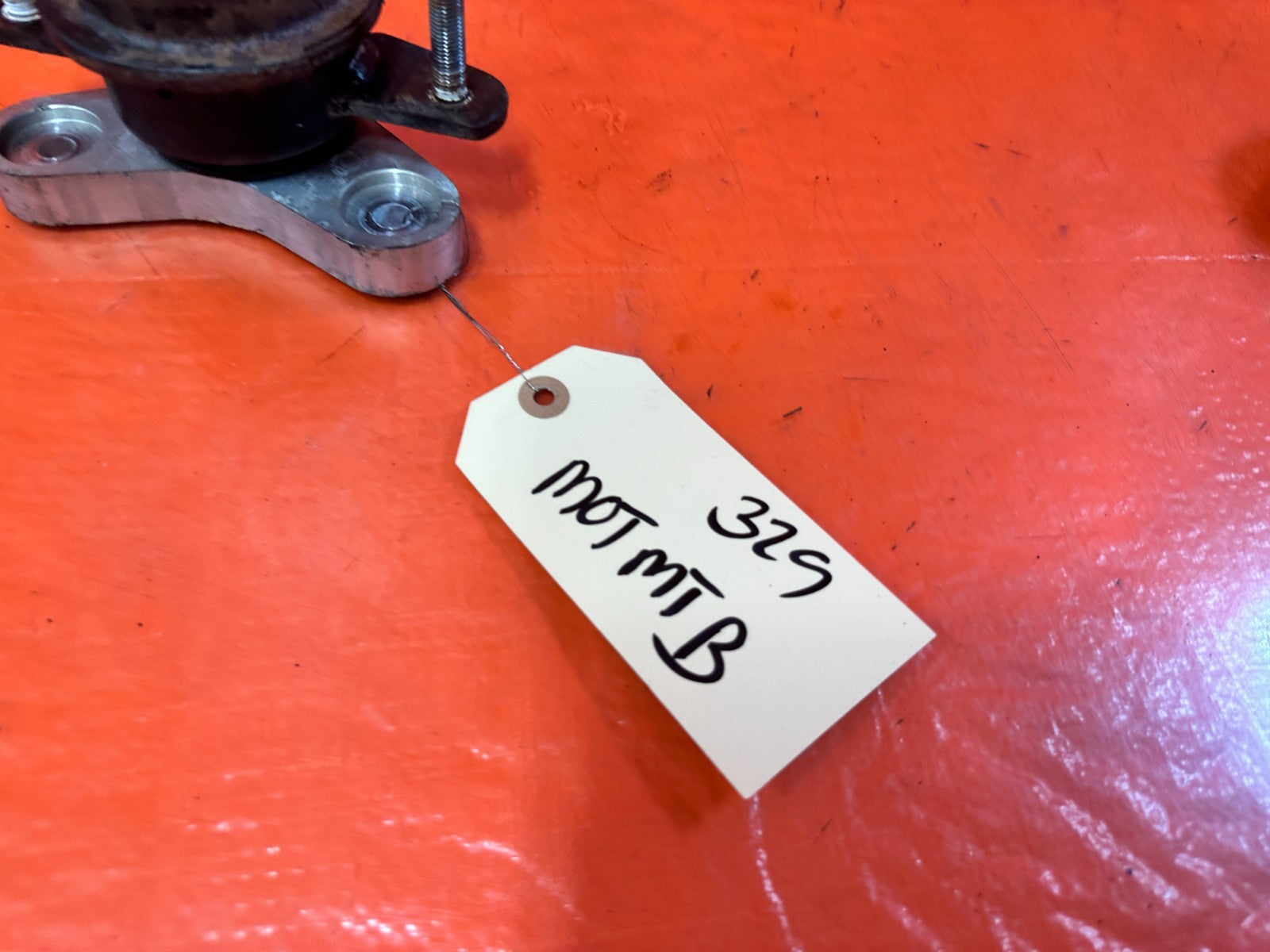 08 15 INFINITI G37 Q60 RWD AUTO TRANSMISSION MOUNT OEM #3291