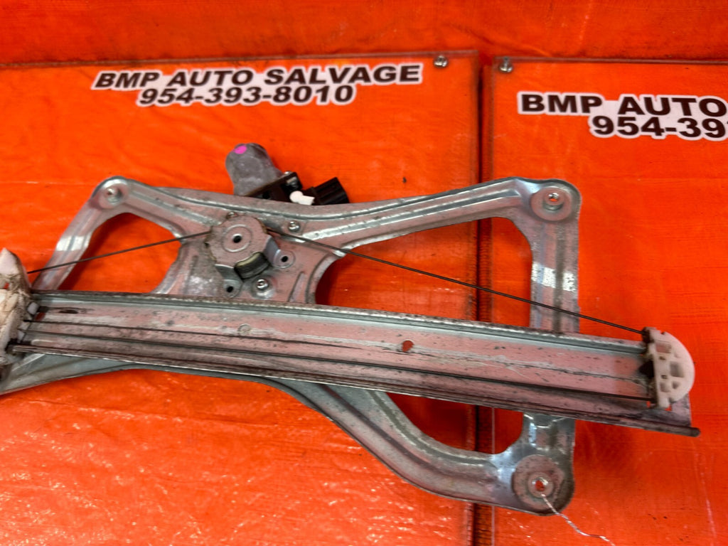 06 11 HONDA CIVIC SEDAN 4 DOOR PASSENGER RIGHT FRONT WINDOW REGULATOR OEM #2606