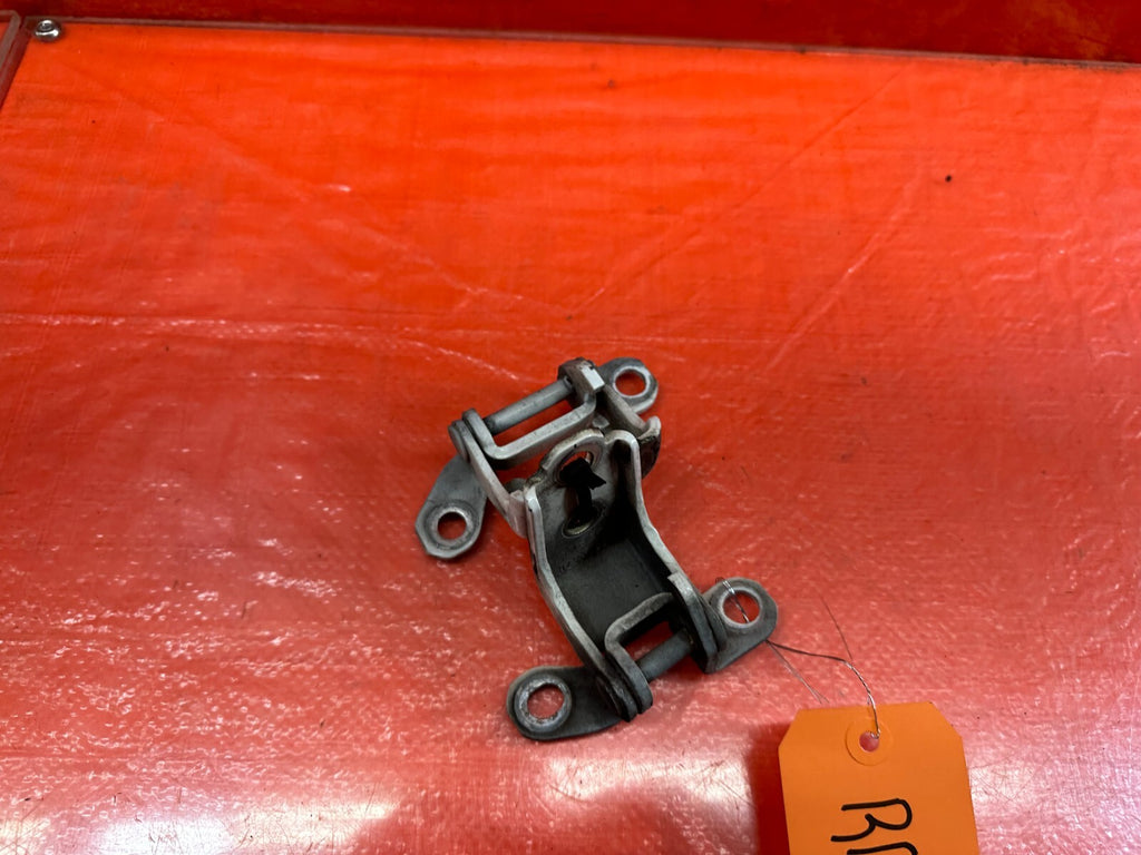 06 11 CIVIC 4D SEDAN   PASSENGER RIGHT REAR DOOR HINGE SET UPPER LOWER   OEM 2203