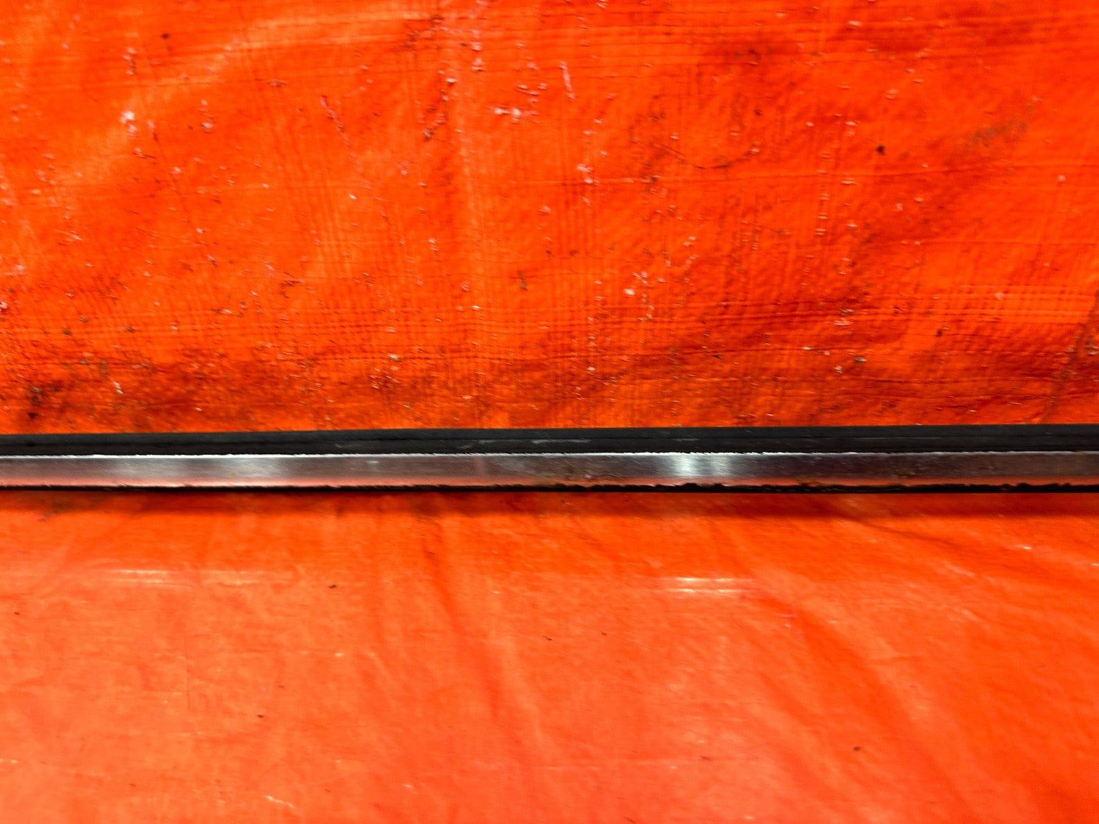 02 05 HONDA CIVIC SI EP3 HATCH   DRIVER LEFT EXTERIOR WINDOW GLASS TRIM OEM 3062
