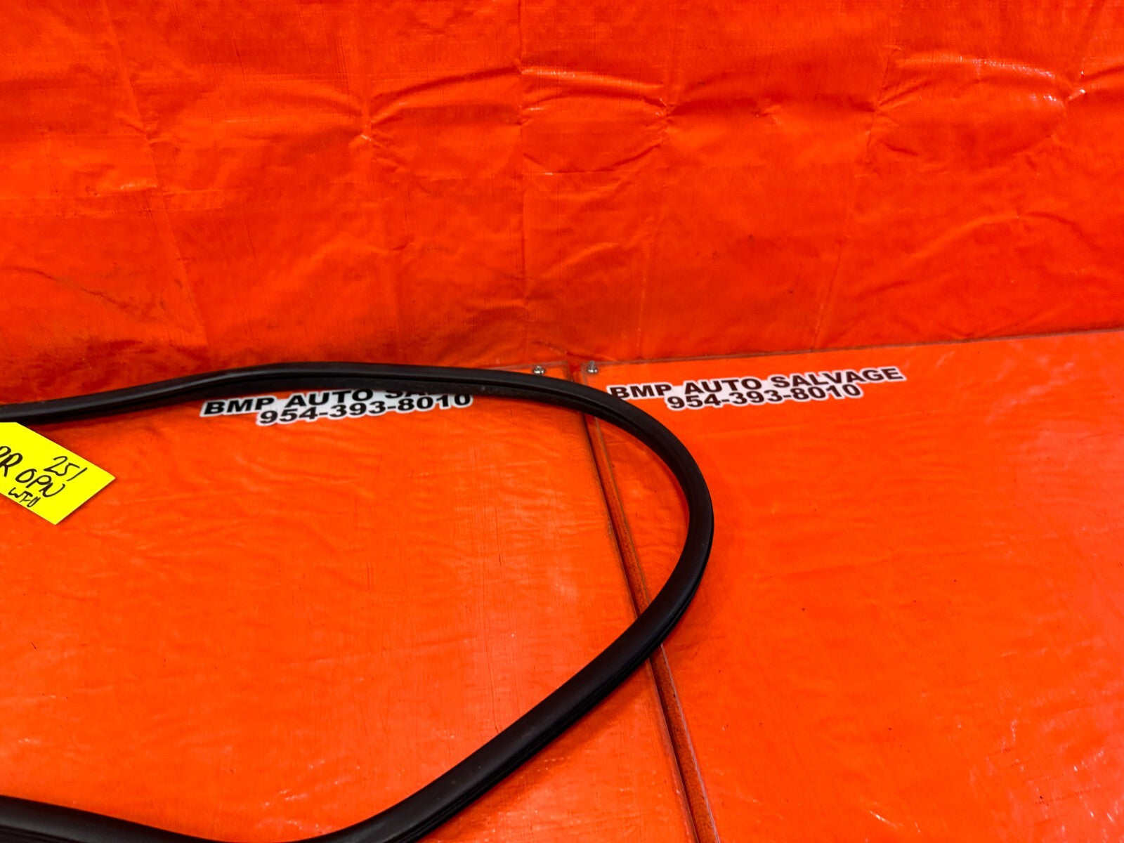 08 12 HONDA ACCORD SEDAN CHASSIS TO DOOR OPEN TRIM WEATHER STRIP RIGHT REAR 2511