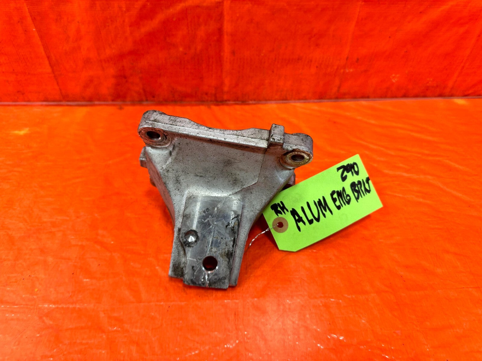 00 09 HONDA S2000   PASSENGER RIGHT   ALUMINUM ENGINE MOUNT BRACKET   OEM #2901