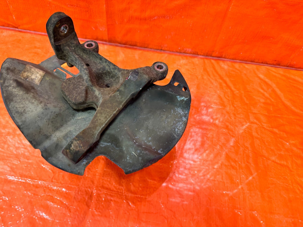 90 93 MAZDA MX 5 MIATA PASSENGER RIGHT FRONT SPINDLE KNUCKE HUB NON ABS OEM #26710