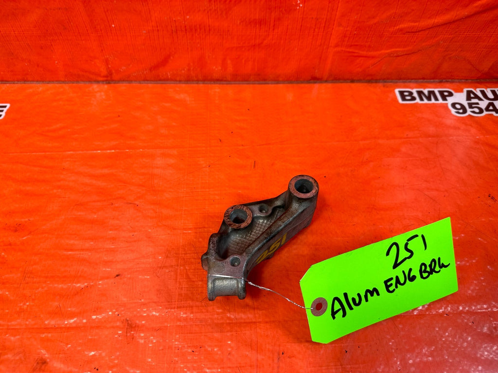 08 12 HONDA ACCORD SEDAN 2.4L   PASSENGER RIGHT ALUMINUM ENGINE BRACKET OEM 2511
