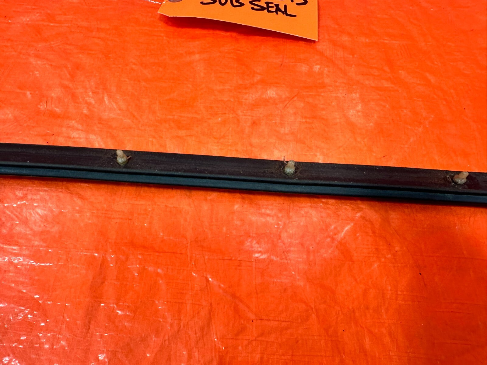 92 96 HONDA PRELUDE   LEFT OR RIGHT   LOWER DOOR SEAL WEATHER STRIP   OEM #273 16