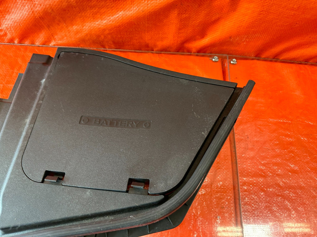 17 20 INFINITI Q60   BATTERY COVER PLASTIC TRIM SHROUD INNER & OUTER   OEM #2005