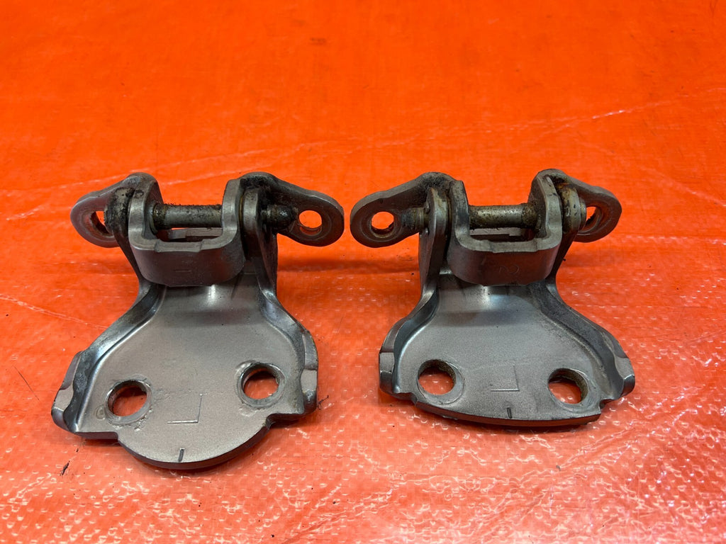 90 01 ACURA INTEGRA SEDAN 4D   DOOR HINGE SET UPPER & LOWER   LEFT REAR OEM #1595