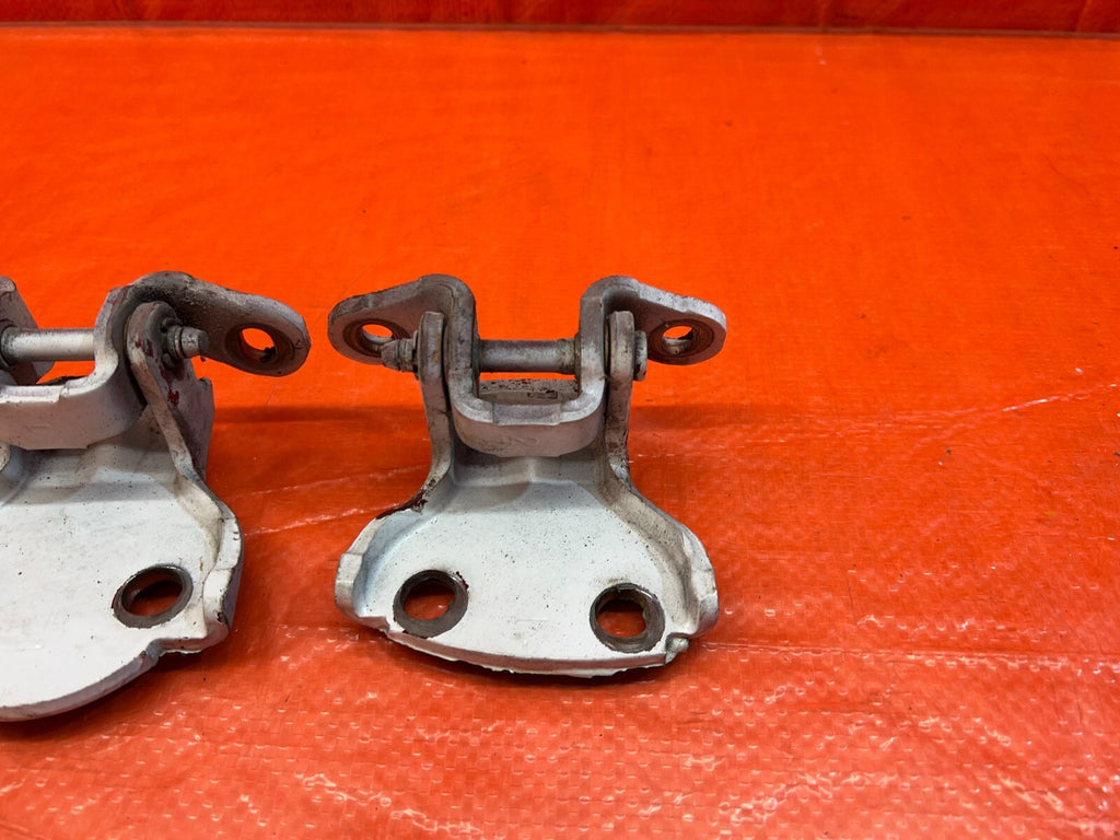 90 01 ACURA INTEGRA SEDAN 4D   DOOR HINGE SET UPPER & LOWER   LEFT REAR OEM #1654