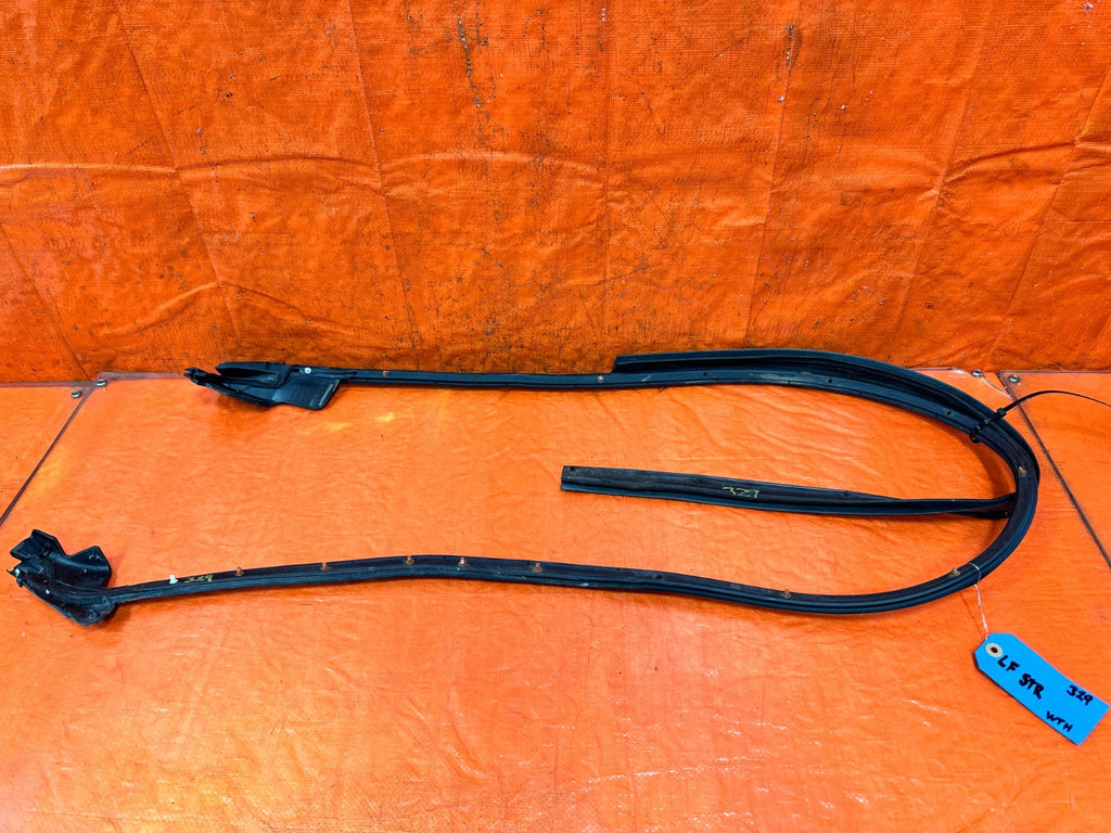 08 15 INFINITI G37 & Q60 2D COUPE DRIVER LEFT DOOR MOUNTED WEATHER STRIP OEM 3290