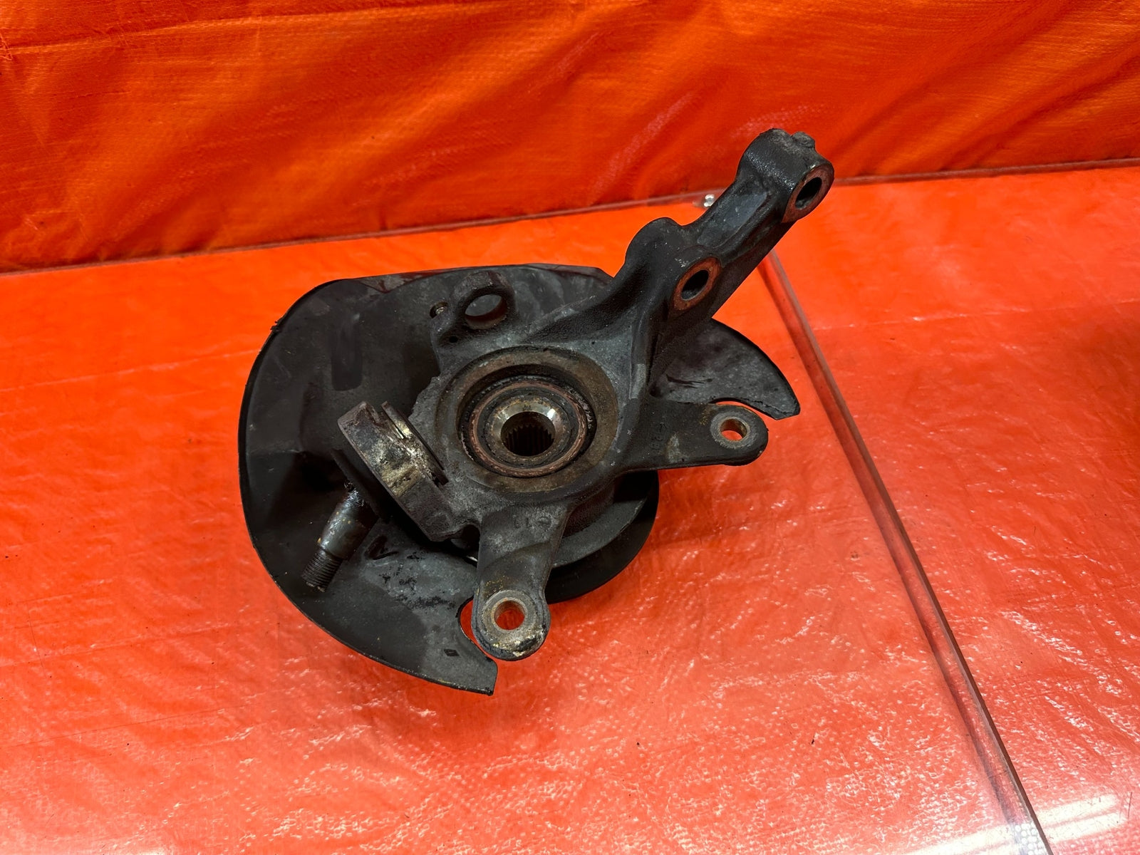 02 03 HONDA CIVIC SI EP3   DRIVER LEFT FRONT SPINDLE KNUCKLE HUB   OEM #18713