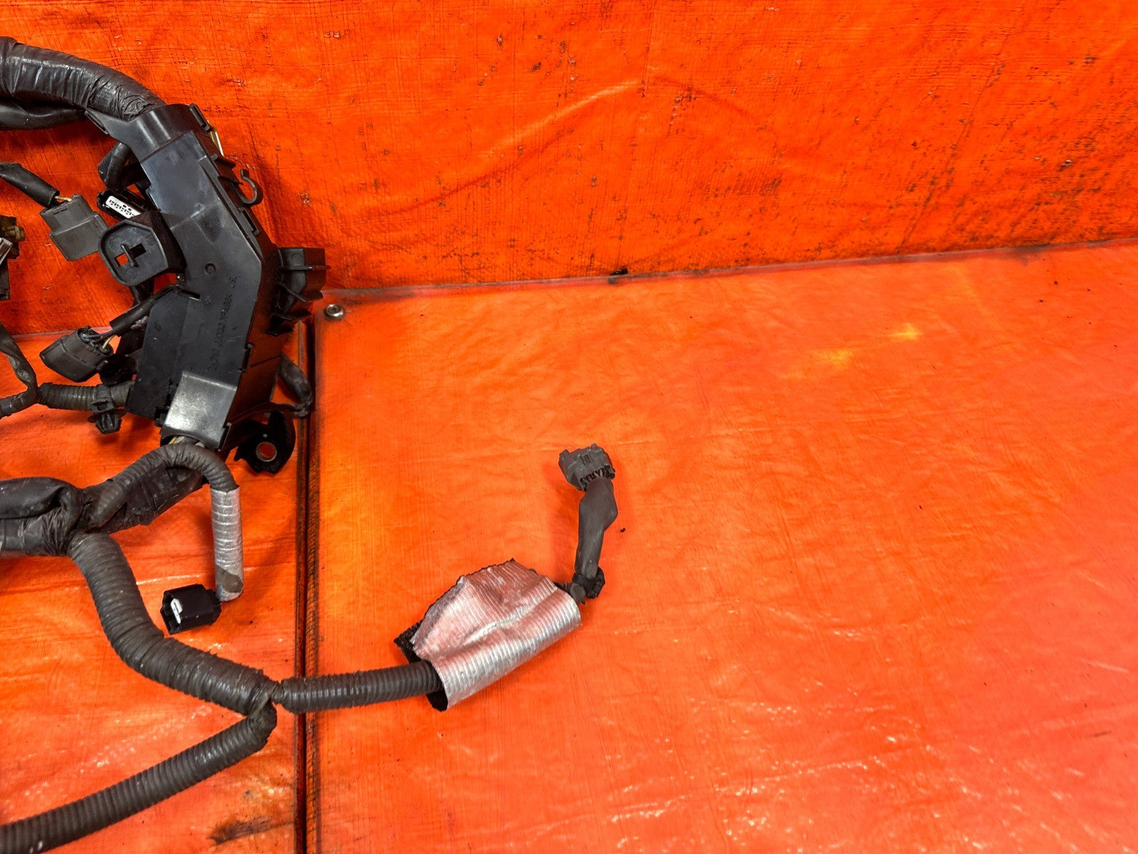 14 15 INFINITI Q60 CONVERTIBLE 3.7L VQ37 OEM MAIN ENGINE WIRE HARNESS A/T #3291