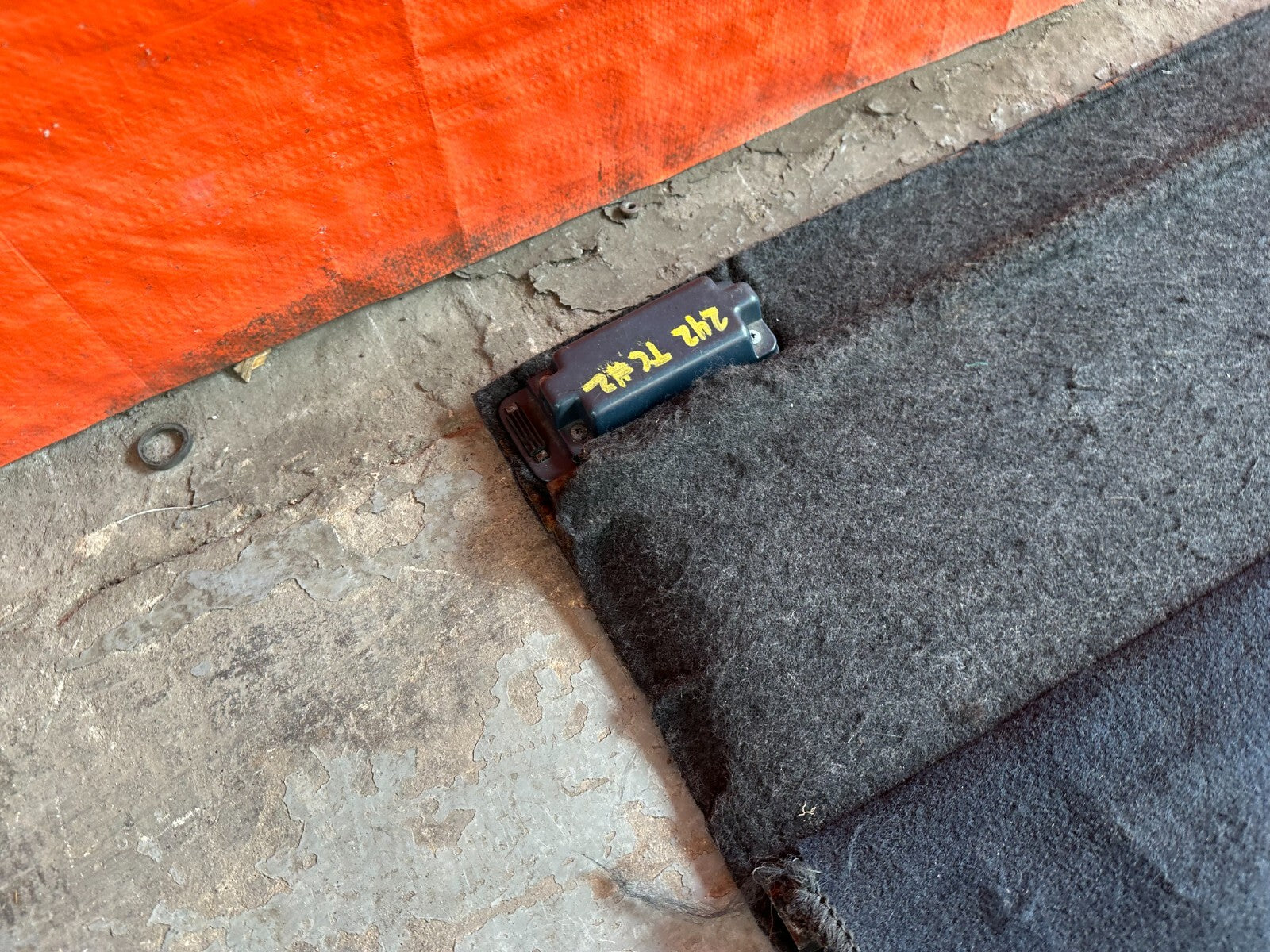 88 89 HONDA CRX DX   TRUNK CARPET W/ TAIL GATE LINER REAR CARPET TRIM   OEM #24311