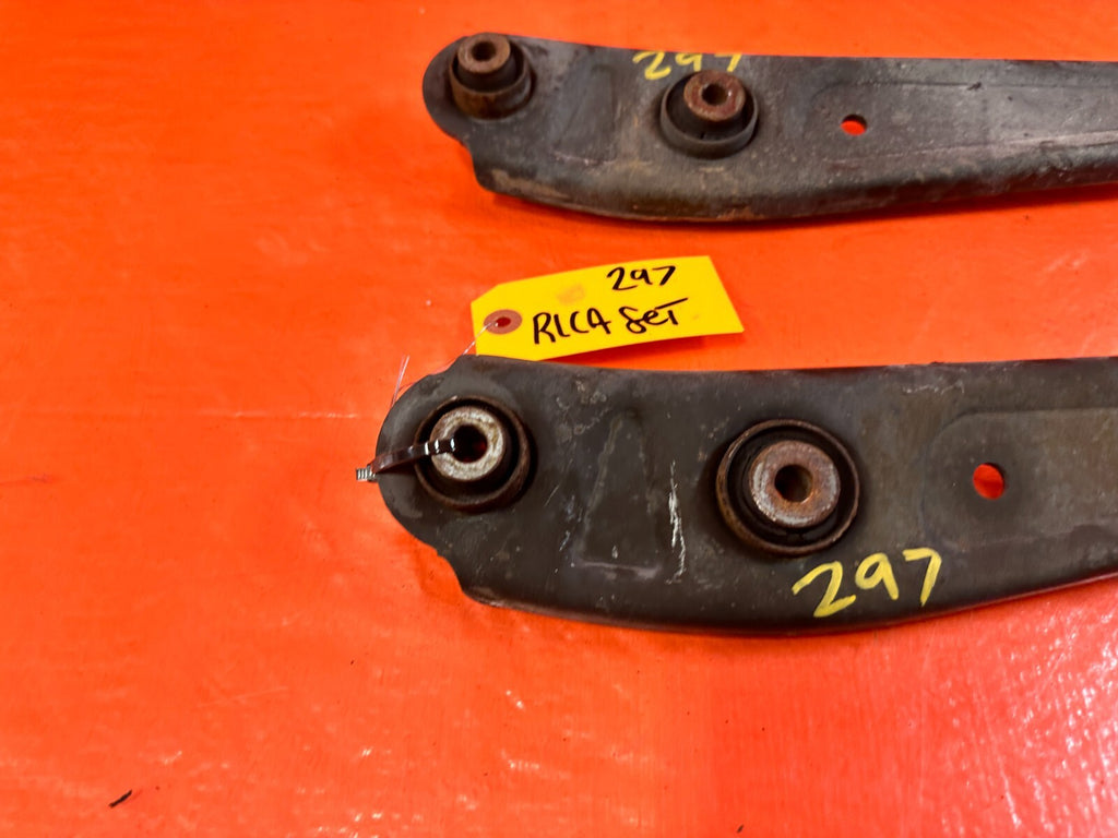 99 00 HONDA CIVIC SI EM1   REAR SWAY BAR MODEL REAR LOWER CONTROL ARMS   OEM 2974