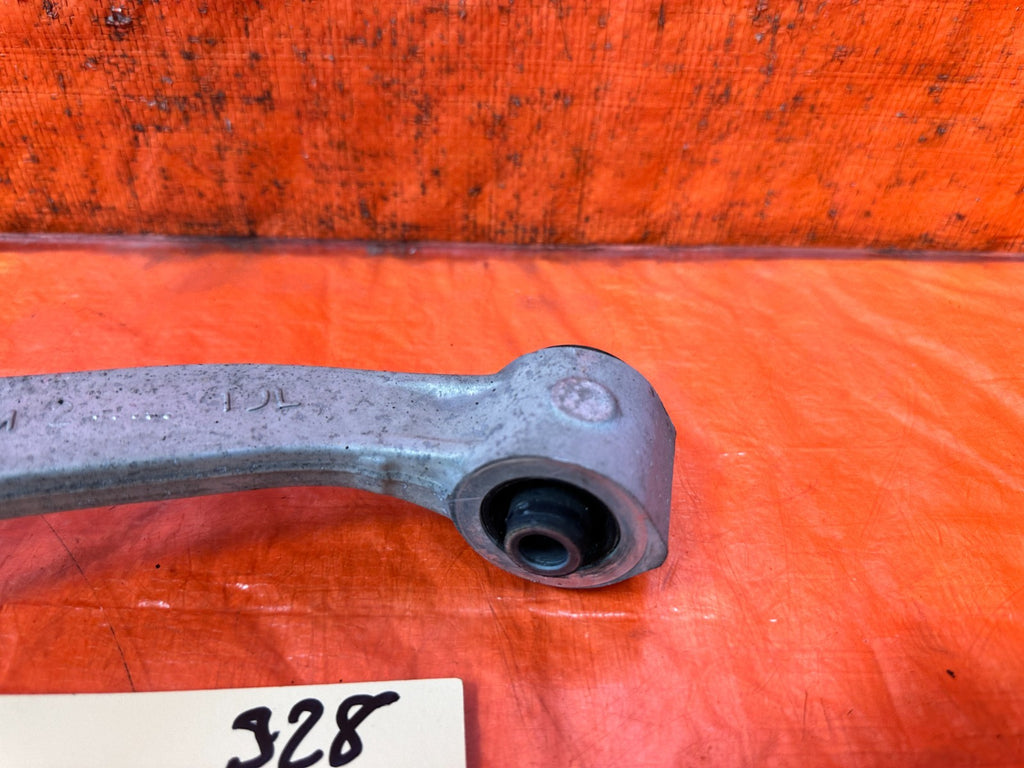 08 13 INFINITI   G37 2D RWD  PASSENGER RIGHT FRONT   UPPER   CONTROL ARM 3282