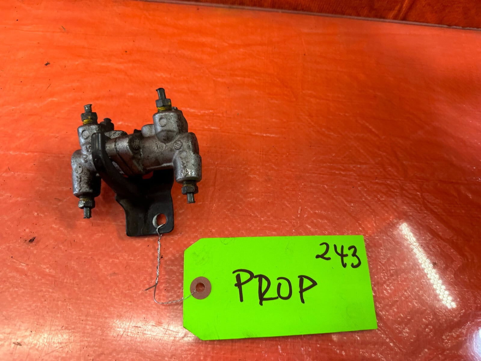 88 91 HONDA CRX DX HF   BRAKE PROPORTIONING VALVE PROP VALVE   OEM FACTORY #2433