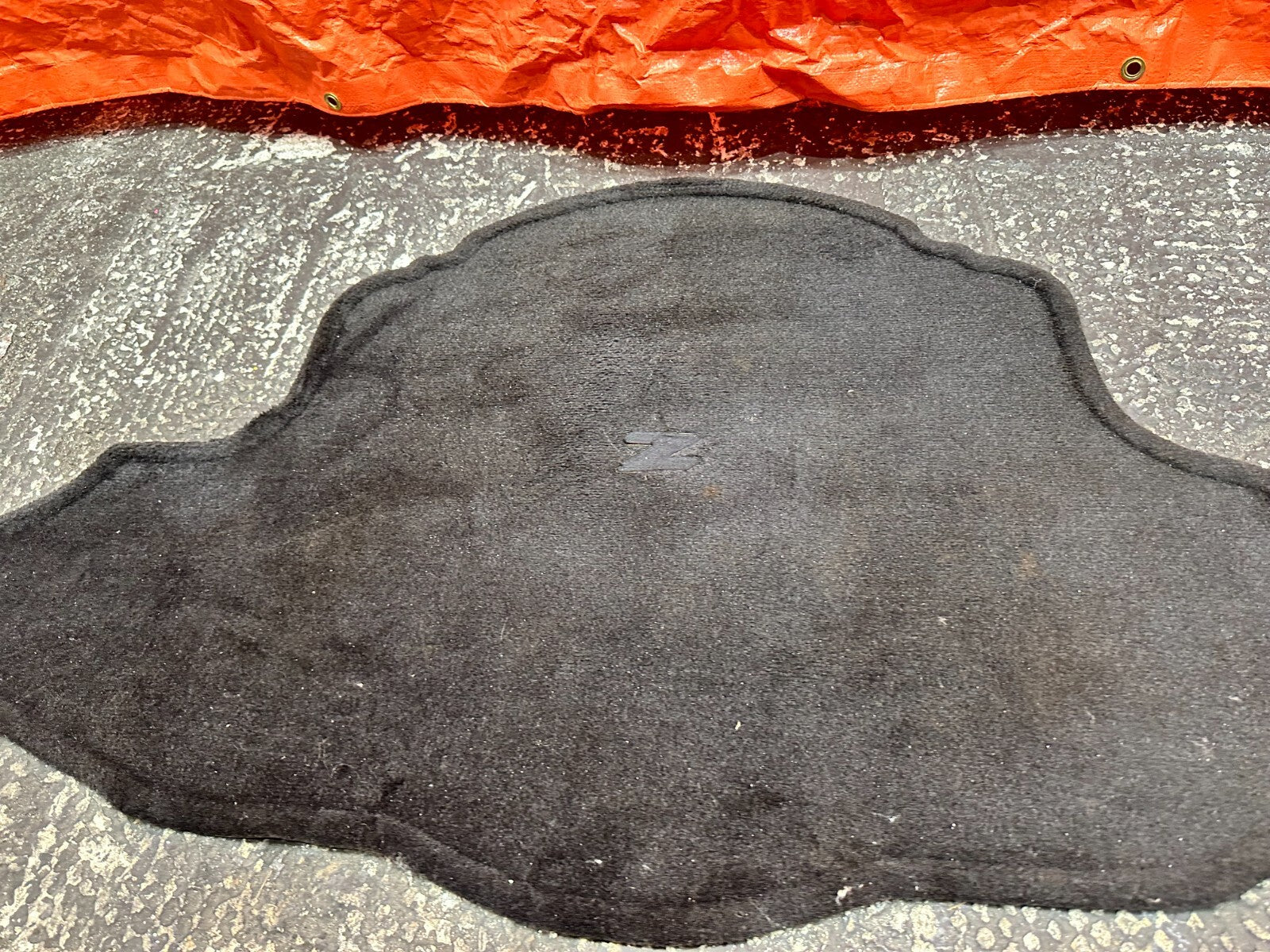 2004 04 NISSAN 350Z CONVERTIBLE INTERIOR TRUNK CARPET TRIM LINER   OEM #26211