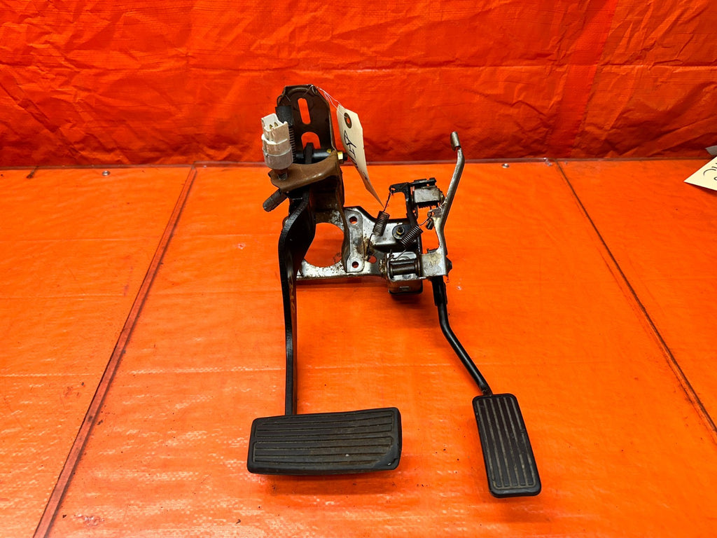 94-01 ACURA INTEGRA AUTOMATIC TRANSMISSION GAS BRAKE PEDALS ASSEMBLY OEM #3400