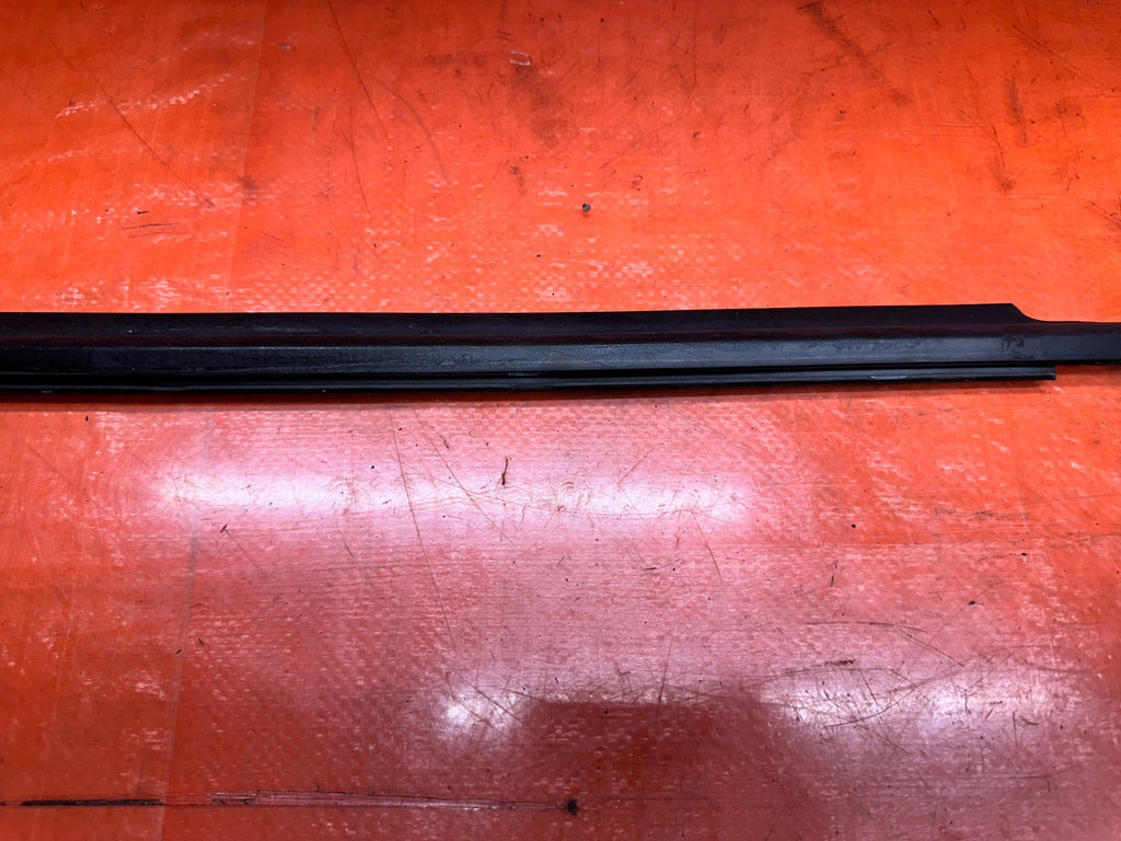 03-08 NISSAN 350Z 2D DRIVER LEFT DOOR WINDOW GLASS MOULDING TRIM OEM #3465