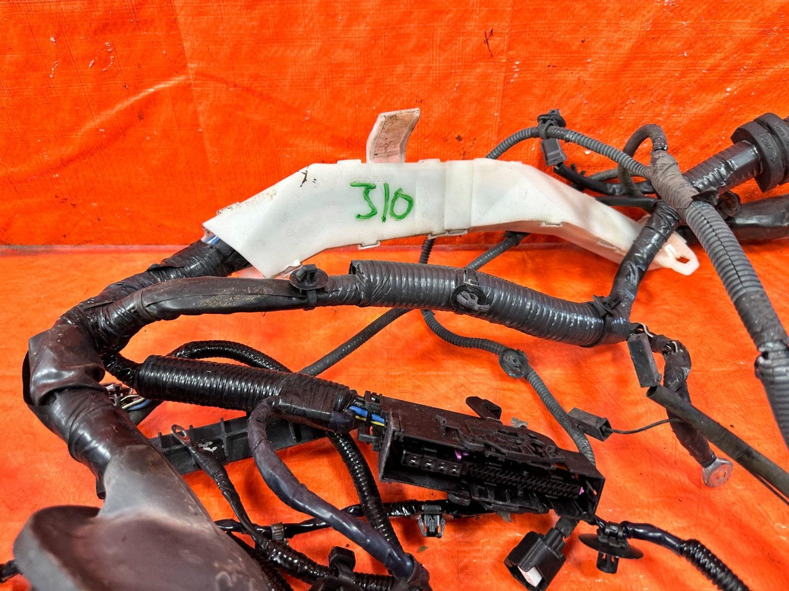 09 10 INFINITI G37 CONVERTIBLE ENGINE BAY / UNDER HOOD WIRING HARNESS WIRE LOOM3